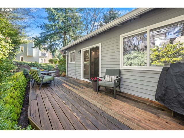 3872 BOTTICELLI St, Lake Oswego, OR 97035
