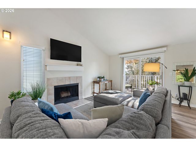 3872 BOTTICELLI St, Lake Oswego, OR 97035