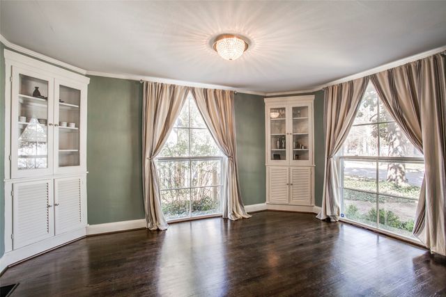 6840 Lorna Lane, Dallas, TX 75214