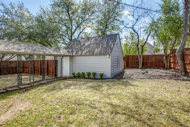 6840 Lorna Lane, Dallas, TX 75214