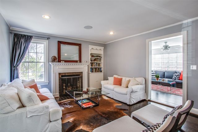 6840 Lorna Lane, Dallas, TX 75214