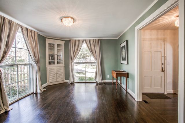 6840 Lorna Lane, Dallas, TX 75214