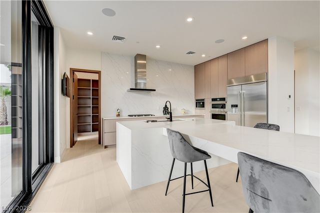 5555 Teco Avenue, Las Vegas, NV 89118