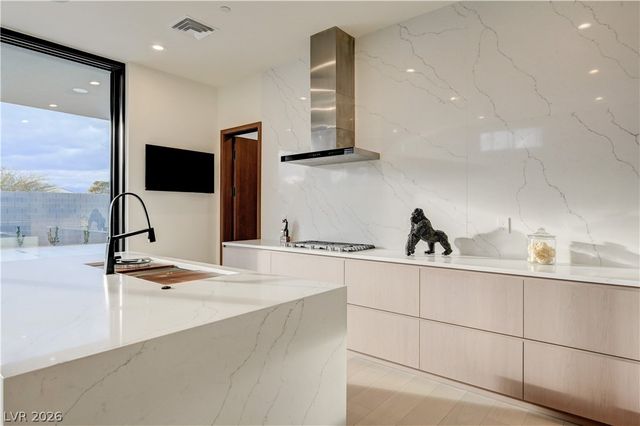 5555 Teco Avenue, Las Vegas, NV 89118