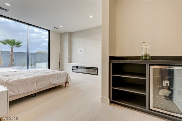 5555 Teco Avenue, Las Vegas, NV 89118