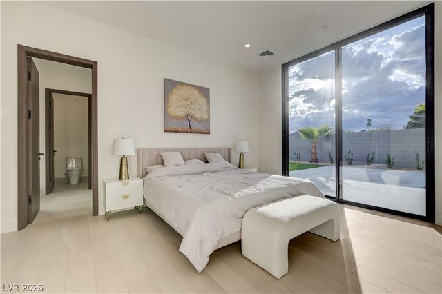 5555 Teco Avenue, Las Vegas, NV 89118