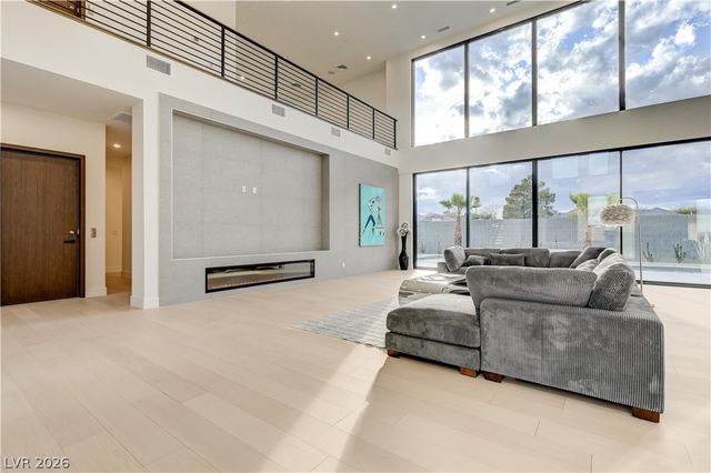 5555 Teco Avenue, Las Vegas, NV 89118