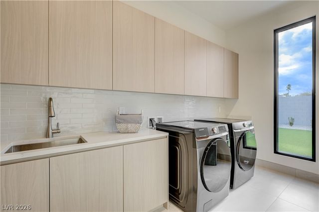 5555 Teco Avenue, Las Vegas, NV 89118