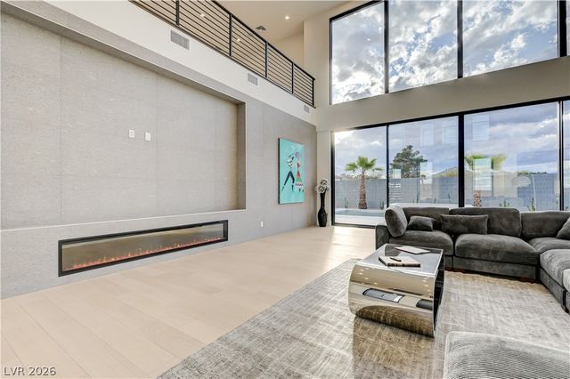 5555 Teco Avenue, Las Vegas, NV 89118