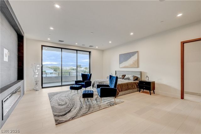 5555 Teco Avenue, Las Vegas, NV 89118