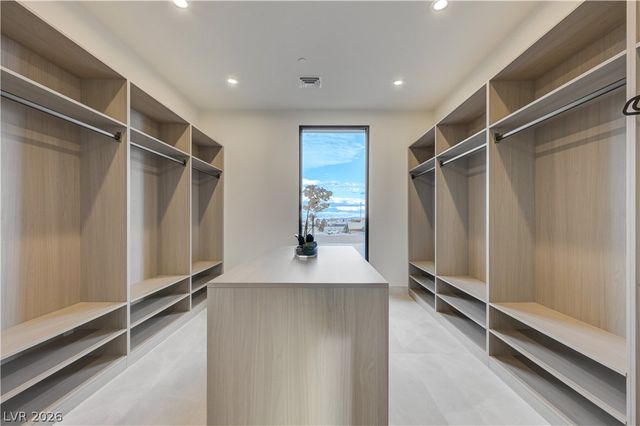 5555 Teco Avenue, Las Vegas, NV 89118