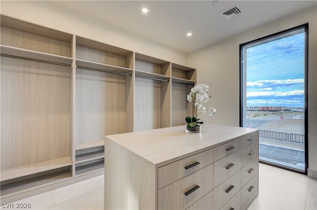 5555 Teco Avenue, Las Vegas, NV 89118