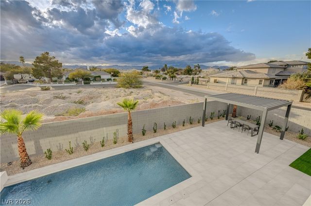 5555 Teco Avenue, Las Vegas, NV 89118