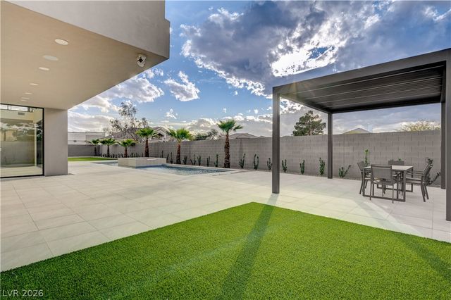 5555 Teco Avenue, Las Vegas, NV 89118