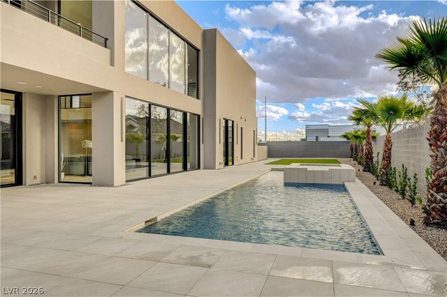 5555 Teco Avenue, Las Vegas, NV 89118