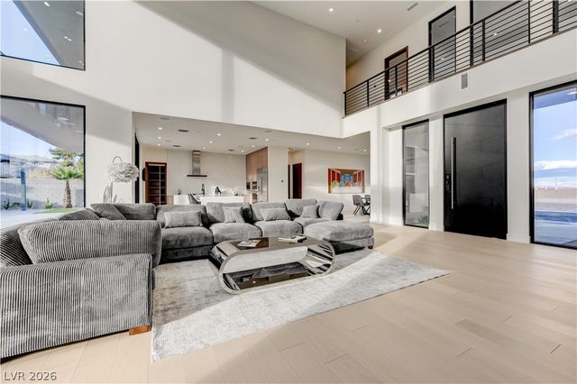 5555 Teco Avenue, Las Vegas, NV 89118