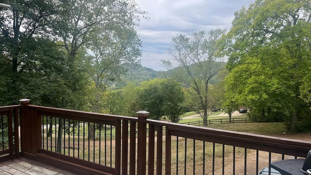 1222 Country Rd, Franklin, TN 37069