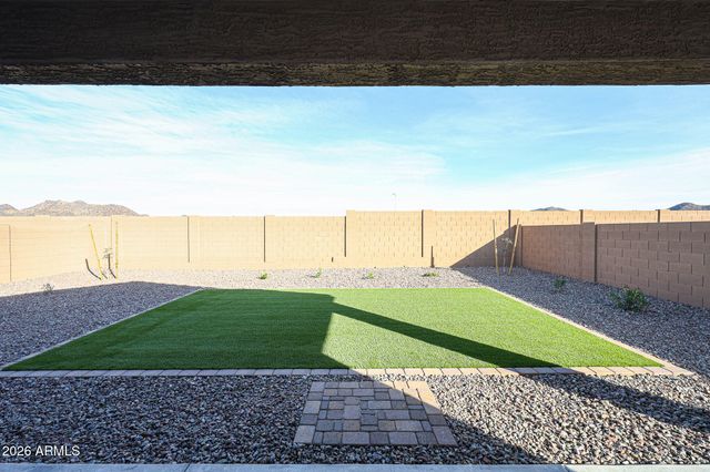 7824 W TETHER Trail, Peoria, AZ 85383