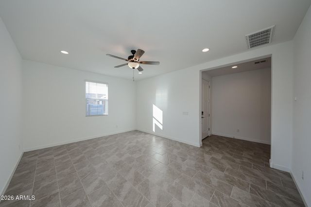 7824 W TETHER Trail, Peoria, AZ 85383