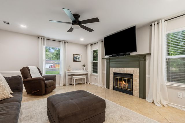 401 Greenwood Way, Niceville, FL 32578