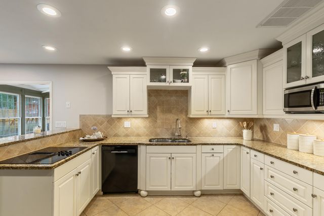 401 Greenwood Way, Niceville, FL 32578