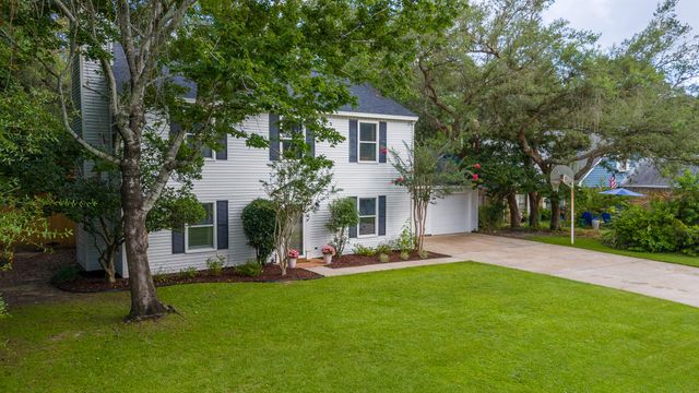 401 Greenwood Way, Niceville, FL 32578