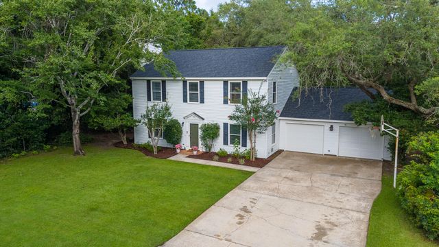 401 Greenwood Way, Niceville, FL 32578