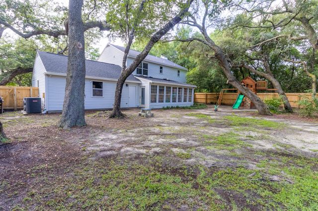 401 Greenwood Way, Niceville, FL 32578