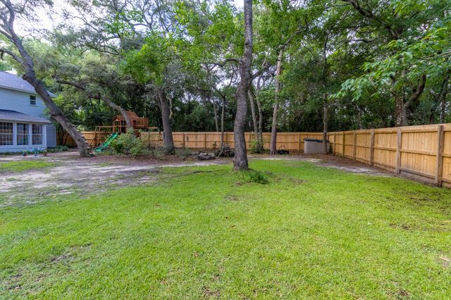 401 Greenwood Way, Niceville, FL 32578