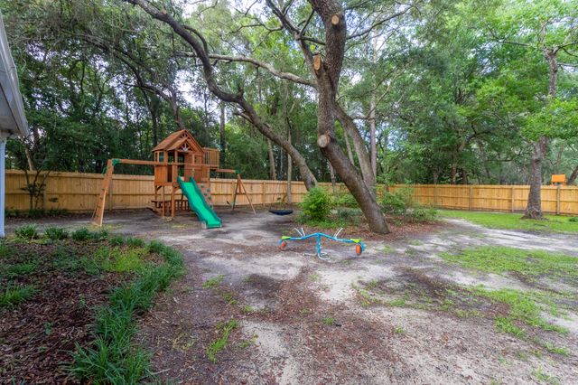 401 Greenwood Way, Niceville, FL 32578