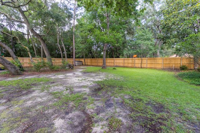 401 Greenwood Way, Niceville, FL 32578