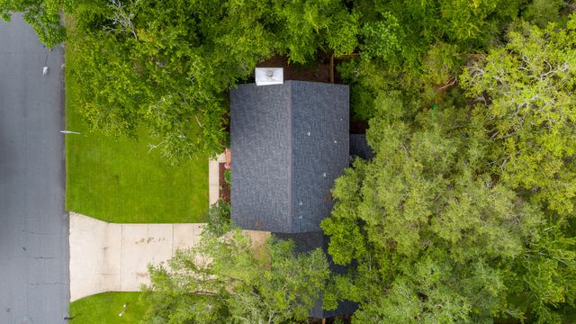 401 Greenwood Way, Niceville, FL 32578