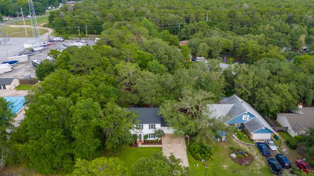 401 Greenwood Way, Niceville, FL 32578