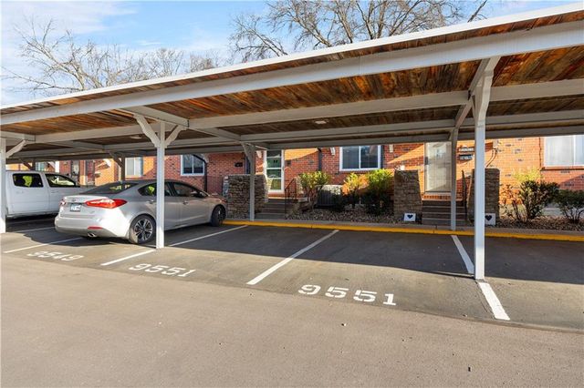 9551 Outlook Drive, Overland Park, KS 66207