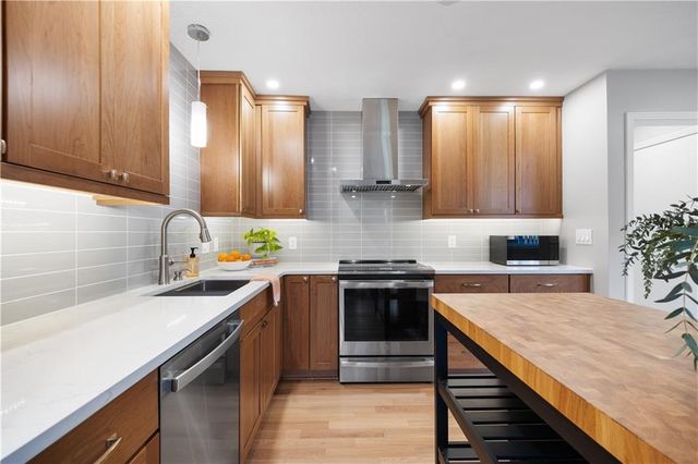 9551 Outlook Drive, Overland Park, KS 66207