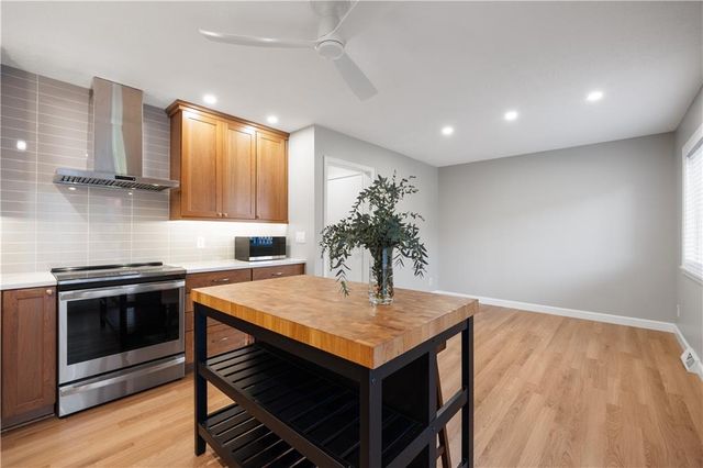 9551 Outlook Drive, Overland Park, KS 66207