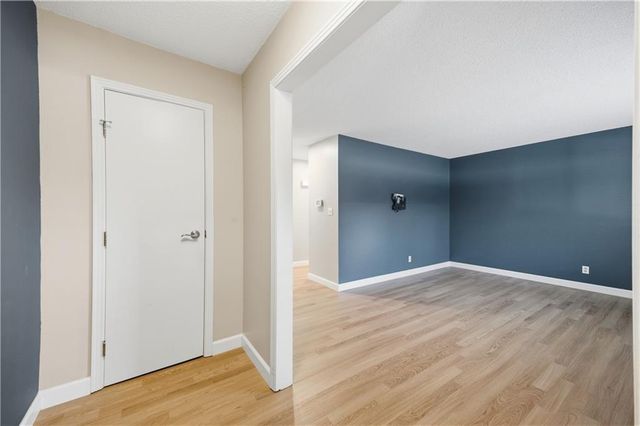 9551 Outlook Drive, Overland Park, KS 66207