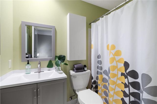 9551 Outlook Drive, Overland Park, KS 66207