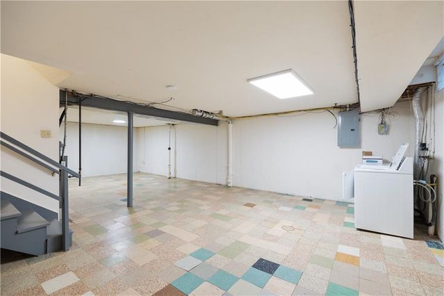 9551 Outlook Drive, Overland Park, KS 66207