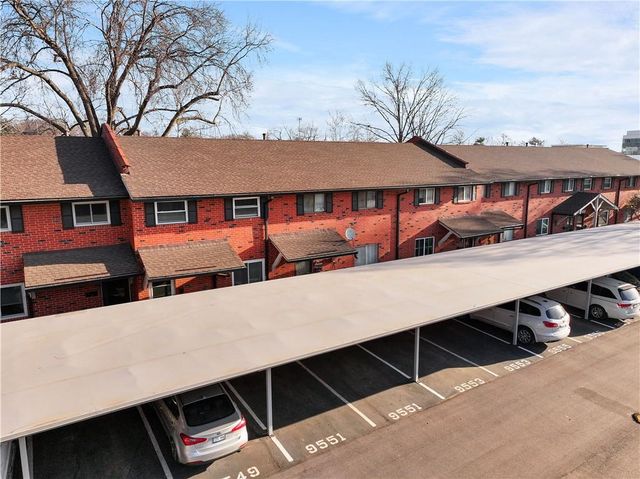 9551 Outlook Drive, Overland Park, KS 66207