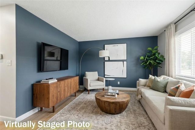 9551 Outlook Drive, Overland Park, KS 66207