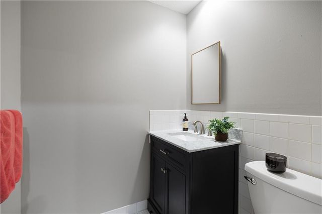 9551 Outlook Drive, Overland Park, KS 66207