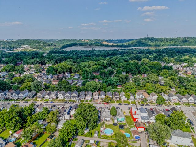 3812 Huntington Avenue, Latonia, KY 41015