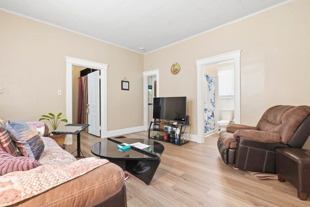 3812 Huntington Avenue, Latonia, KY 41015