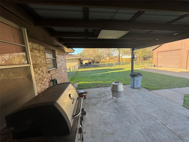 615 Roene, West Columbia, TX 77486