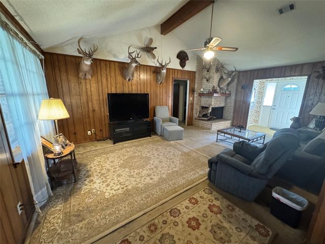 615 Roene, West Columbia, TX 77486