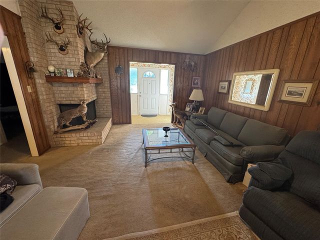 615 Roene, West Columbia, TX 77486