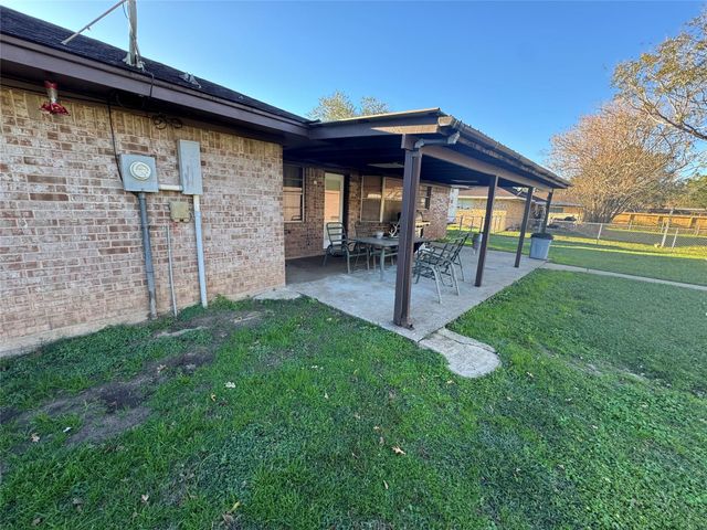 615 Roene, West Columbia, TX 77486