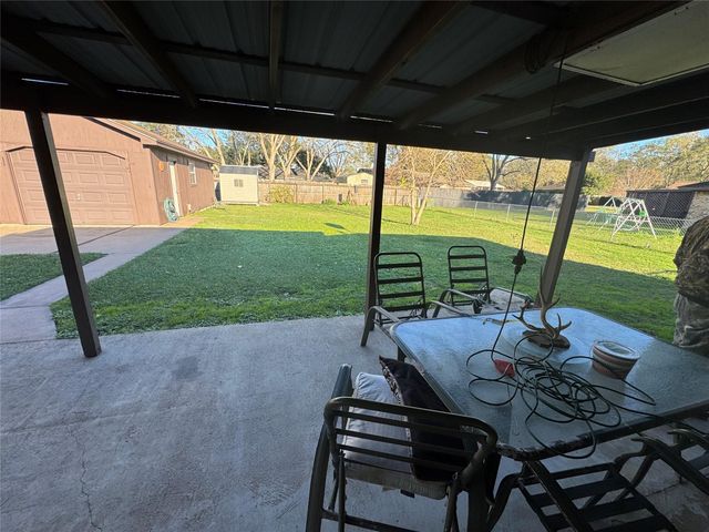 615 Roene, West Columbia, TX 77486