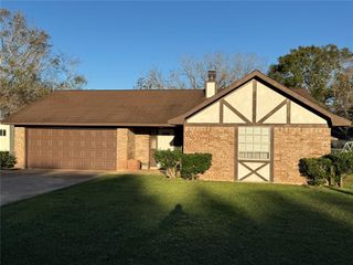 615 Roene, West Columbia, TX 77486